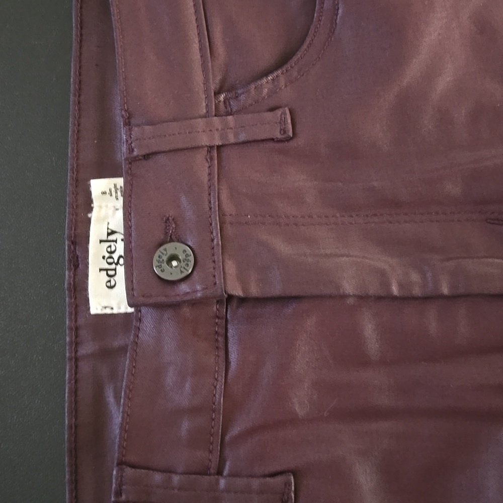 Edgely Women's Cropped Jeans - Purple